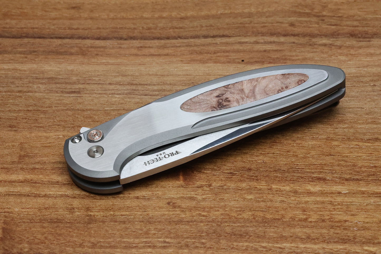 PRO-TECH CAMBRIA CUSTOM MANUAL 17-4 STEEL HANDLES W/ MAPLE BURL INLAY & COMPOUND POLISHED 154CM CUSTOM 001