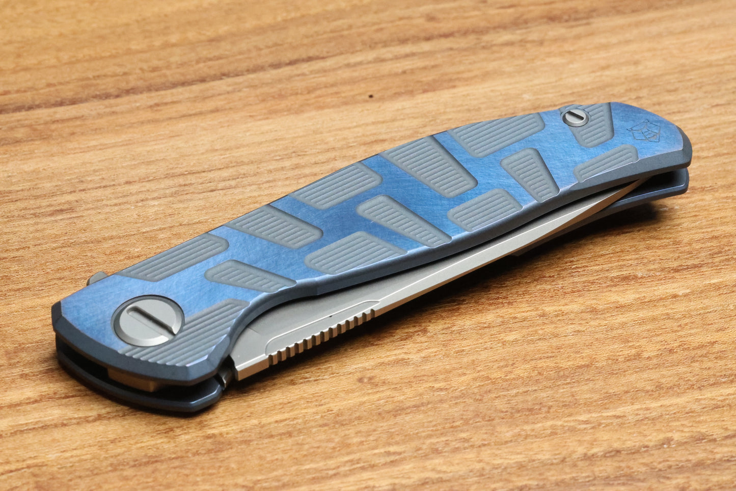 SHIROGOROV F95 T PATTERN GEN. 4 - BLUE TITANIUM HANDLE - M390 BLADE - MRBS