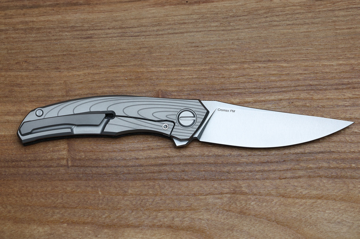 SHIROGOROV KNIVES / IGOR OLEINIKOV QUANTUM CARBON FIBER “SOLAR SYSTEM” – CROMAX PM BLADE – MRBS