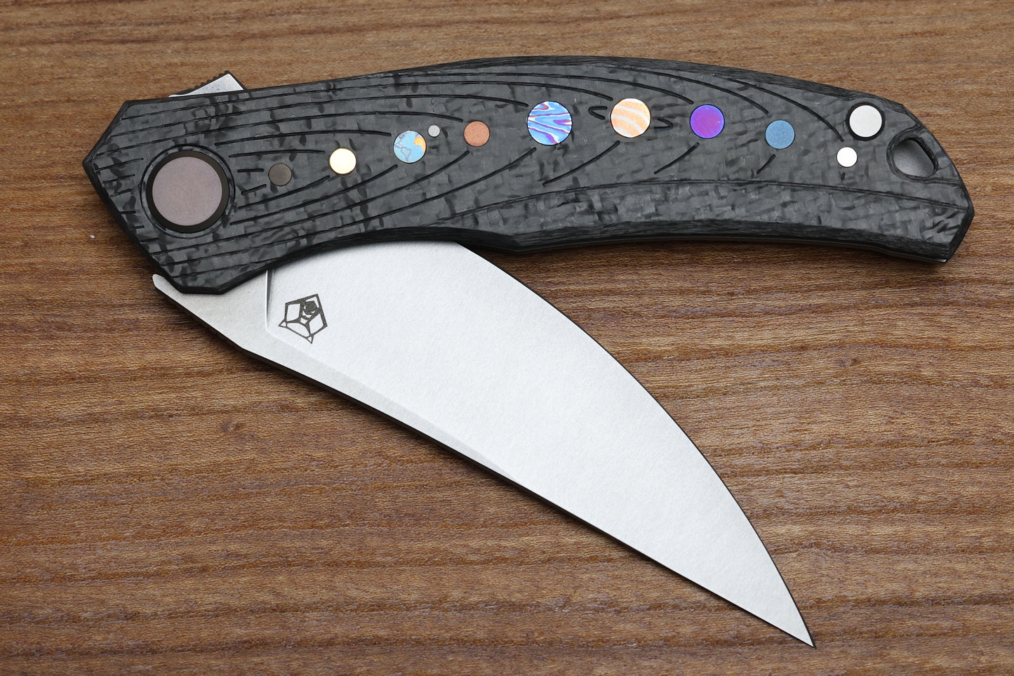 SHIROGOROV KNIVES / IGOR OLEINIKOV QUANTUM CARBON FIBER “SOLAR SYSTEM” – CROMAX PM BLADE – MRBS