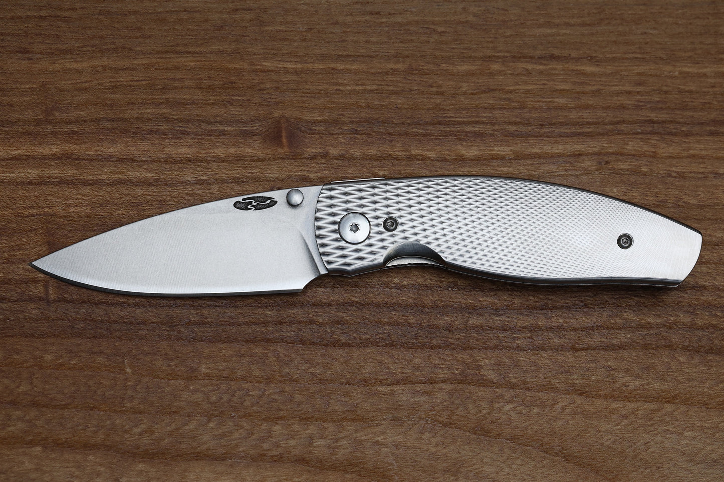 THREE RIVERS MANUFACTURING NEUTRON 2 FOLDING KNIFE DIAMOND TEXTURE TITANIUM 3" 20CV STONEWASH