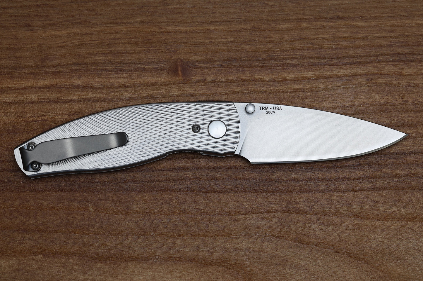 THREE RIVERS MANUFACTURING NEUTRON 2 FOLDING KNIFE DIAMOND TEXTURE TITANIUM 3" 20CV STONEWASH