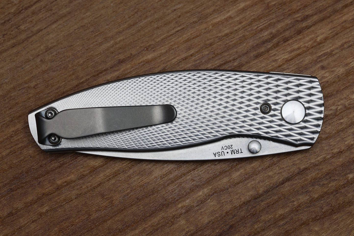 THREE RIVERS MANUFACTURING NEUTRON 2 FOLDING KNIFE DIAMOND TEXTURE TITANIUM 3" 20CV STONEWASH