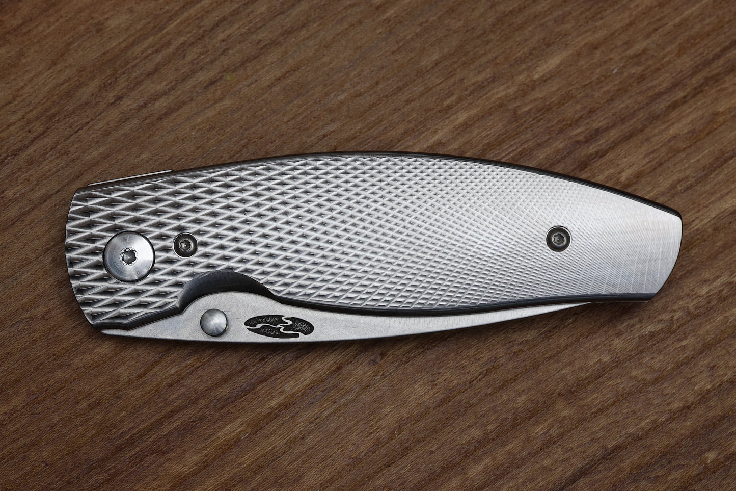 THREE RIVERS MANUFACTURING NEUTRON 2 FOLDING KNIFE DIAMOND TEXTURE TITANIUM 3" 20CV STONEWASH