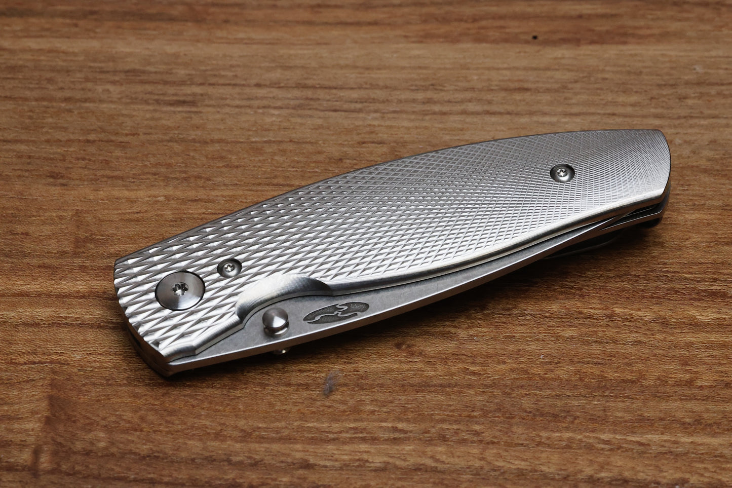 THREE RIVERS MANUFACTURING NEUTRON 2 FOLDING KNIFE DIAMOND TEXTURE TITANIUM 3" 20CV STONEWASH