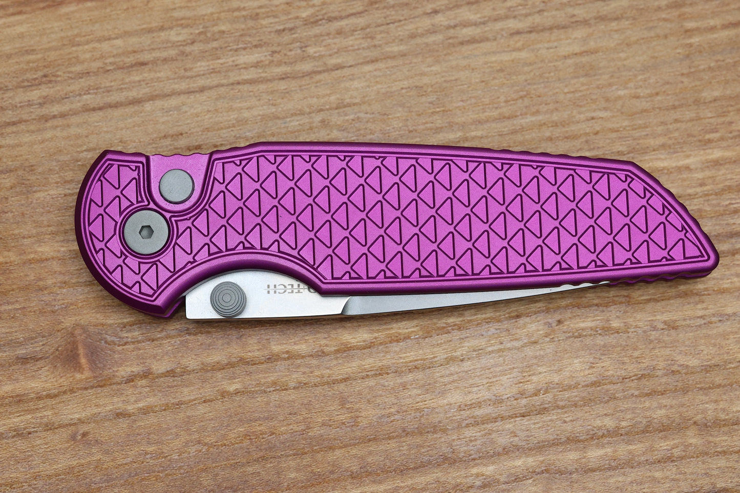 PRO-TECH TR-3 INTEGRITY - INT105-PURPLE - PURPLE "RELIC" TEXTURED ALUMINUM HANDLE - STONEWASH S35VN BLADE