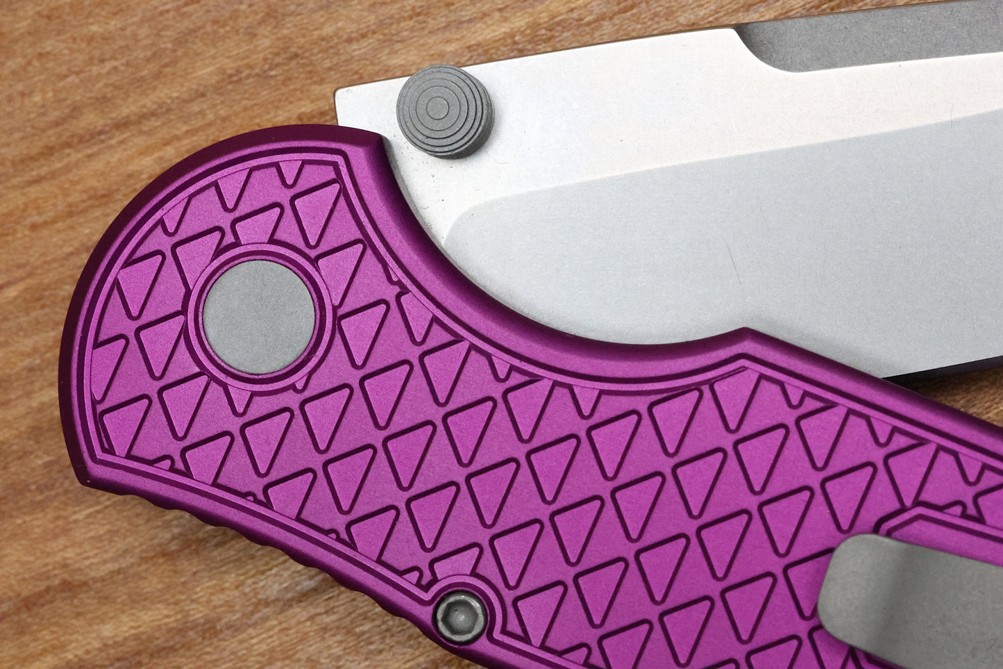 PRO-TECH TR-3 INTEGRITY - INT105-PURPLE - PURPLE "RELIC" TEXTURED ALUMINUM HANDLE - STONEWASH S35VN BLADE