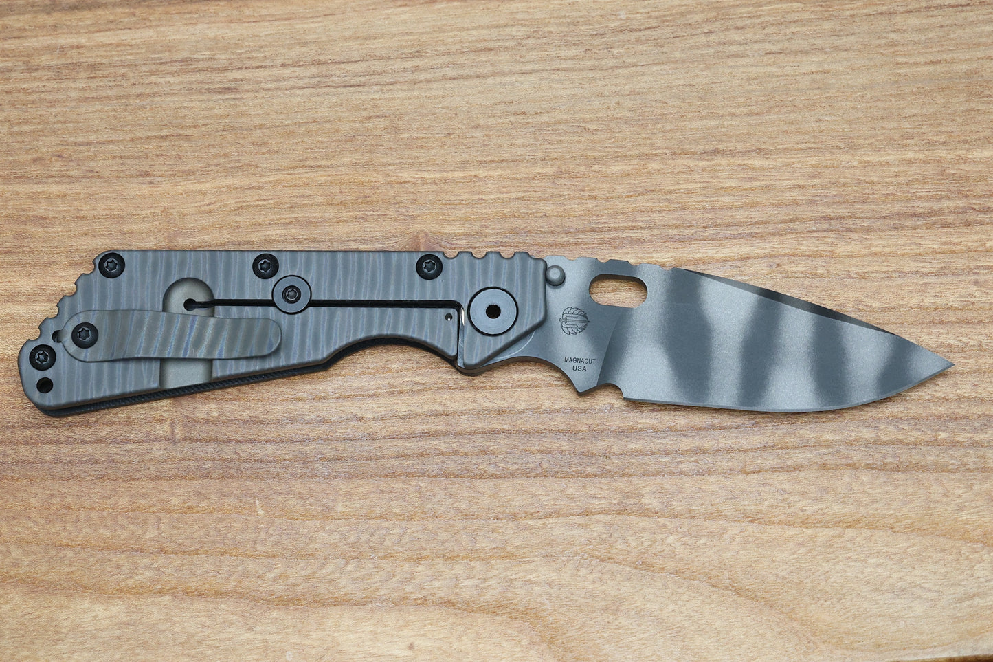 STRIDER KNIVES SMF - TIGER STRIPE MAGNACUT