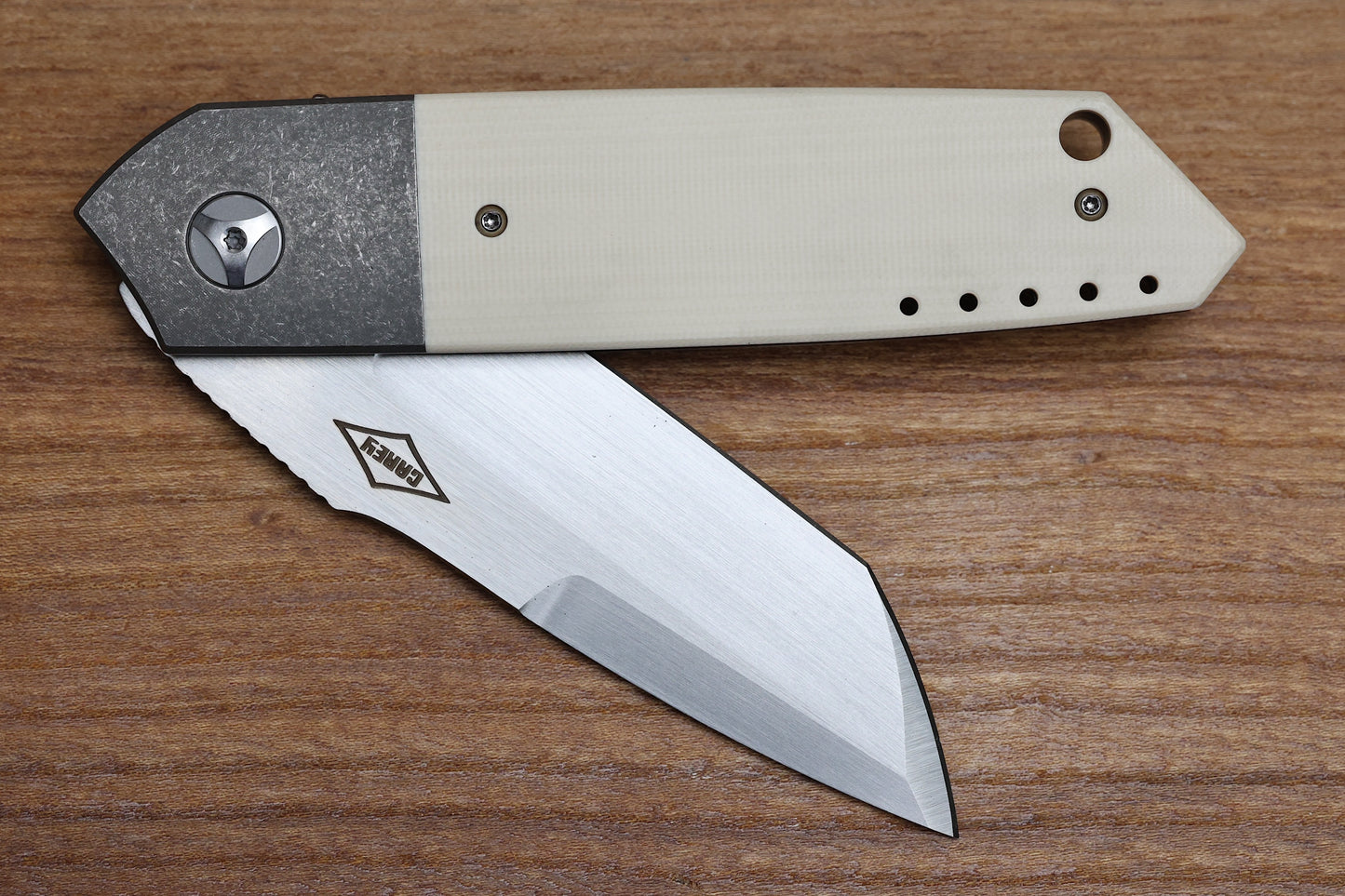 MECHFORCE PETER CAREY COLLAB ROADSTER W/ IVORY-G10 INLAID TITANIUM HANDLE & M390