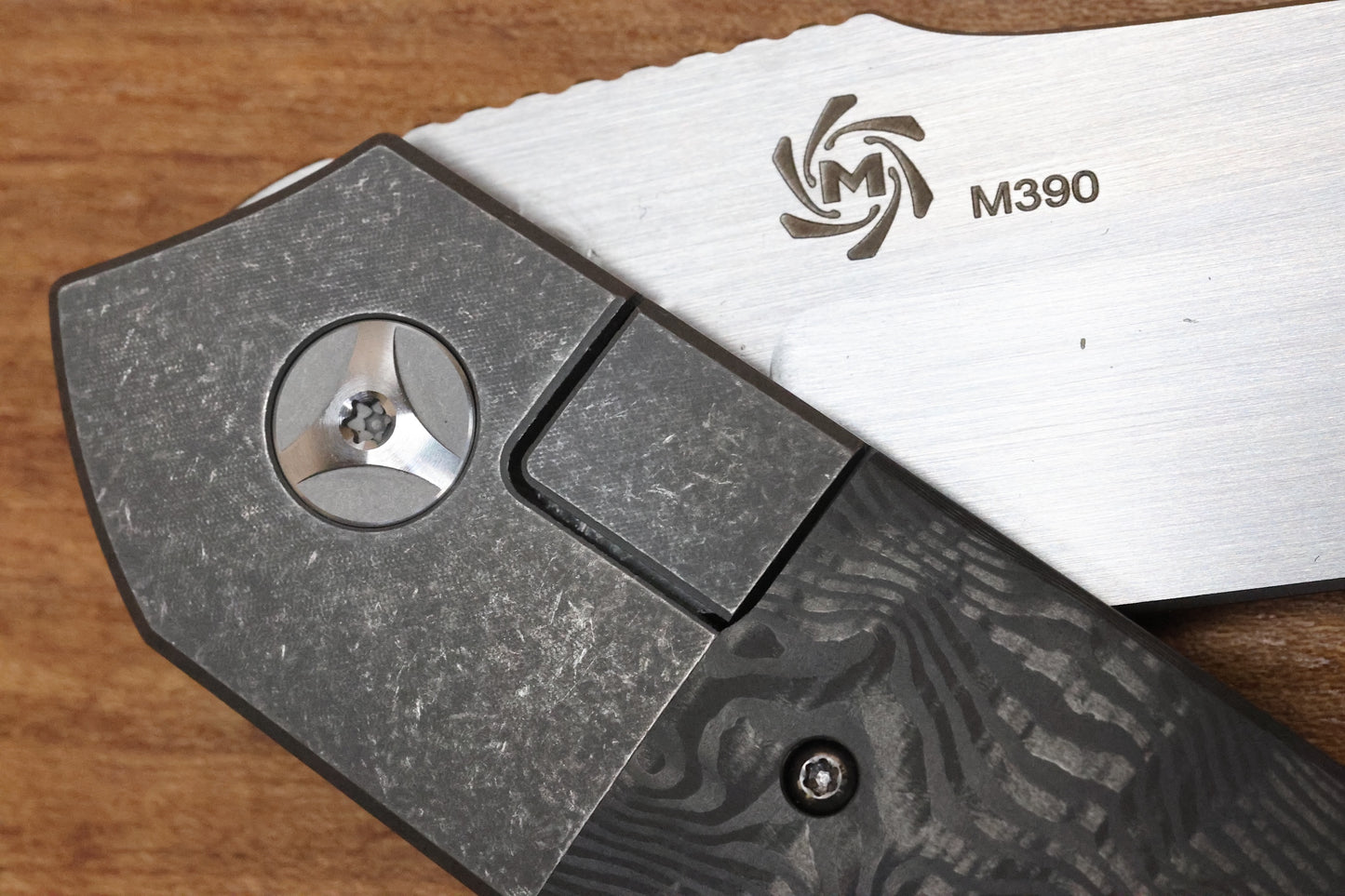 MECHFORCE PETER CAREY COLLAB ROADSTER W/ BLACK DUNES FAT CARBON INLAID TITANIUM HANDLES & M390