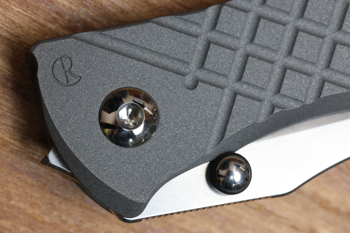 CHRIS REEVE KNIVES UMNUMZAAN - DROP POINT CPM MAGNACUT BLADE - TITANIUM HANDLE