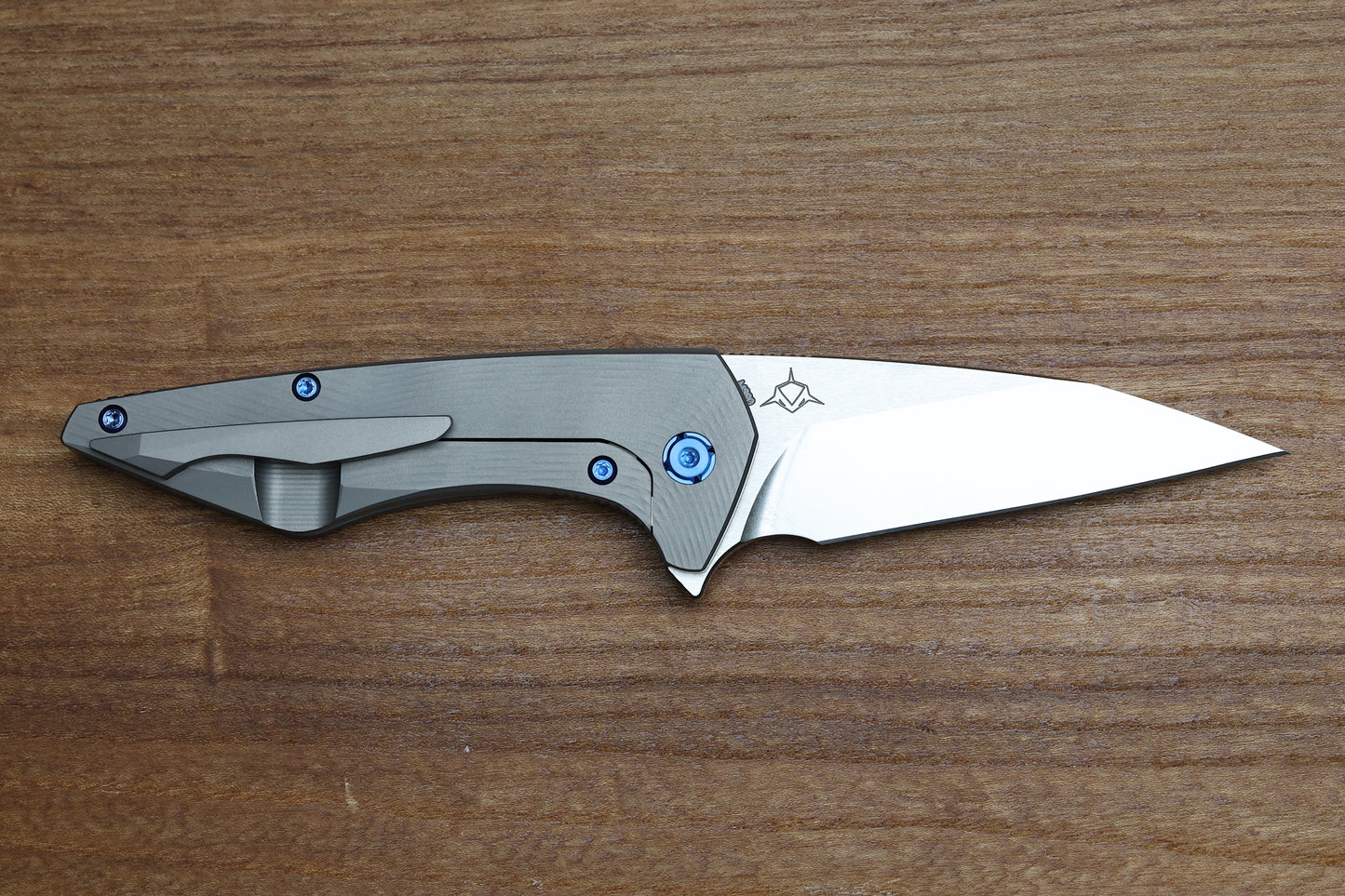 KOENIG MINI GOBLIN - SEA PATTERN TITANIUM HANDLE - BRIGHTWASHED W/ POLISHED FLATS M390 BLADE