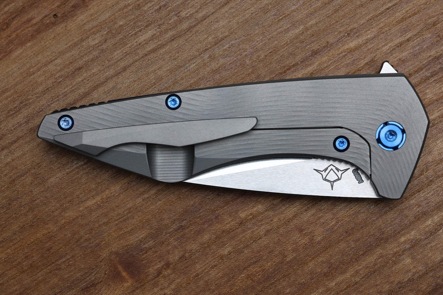 KOENIG MINI GOBLIN - SEA PATTERN TITANIUM HANDLE - BRIGHTWASHED W/ POLISHED FLATS M390 BLADE