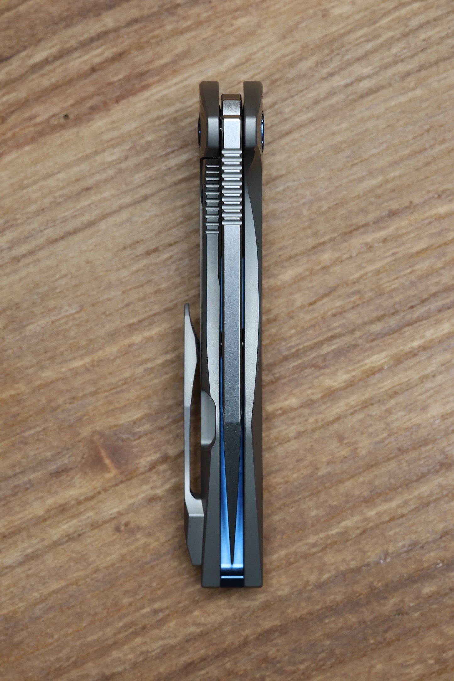 KOENIG MINI GOBLIN - SEA PATTERN TITANIUM HANDLE - BRIGHTWASHED W/ POLISHED FLATS M390 BLADE