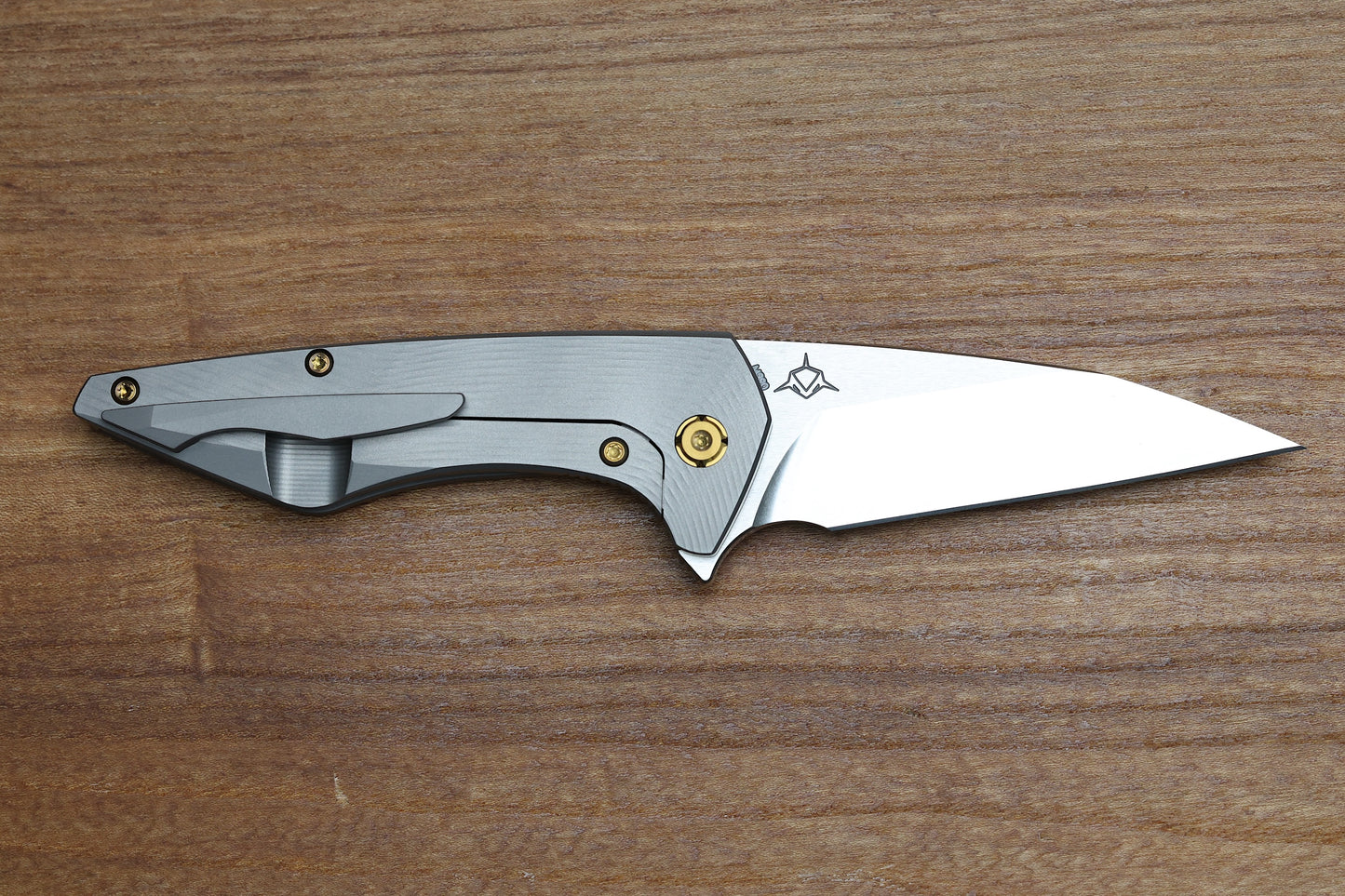 KOENIG MINI GOBLIN - SEA PATTERN TITANIUM HANDLE - BRIGHTWASHED W/ POLISHED FLATS M390 BLADE