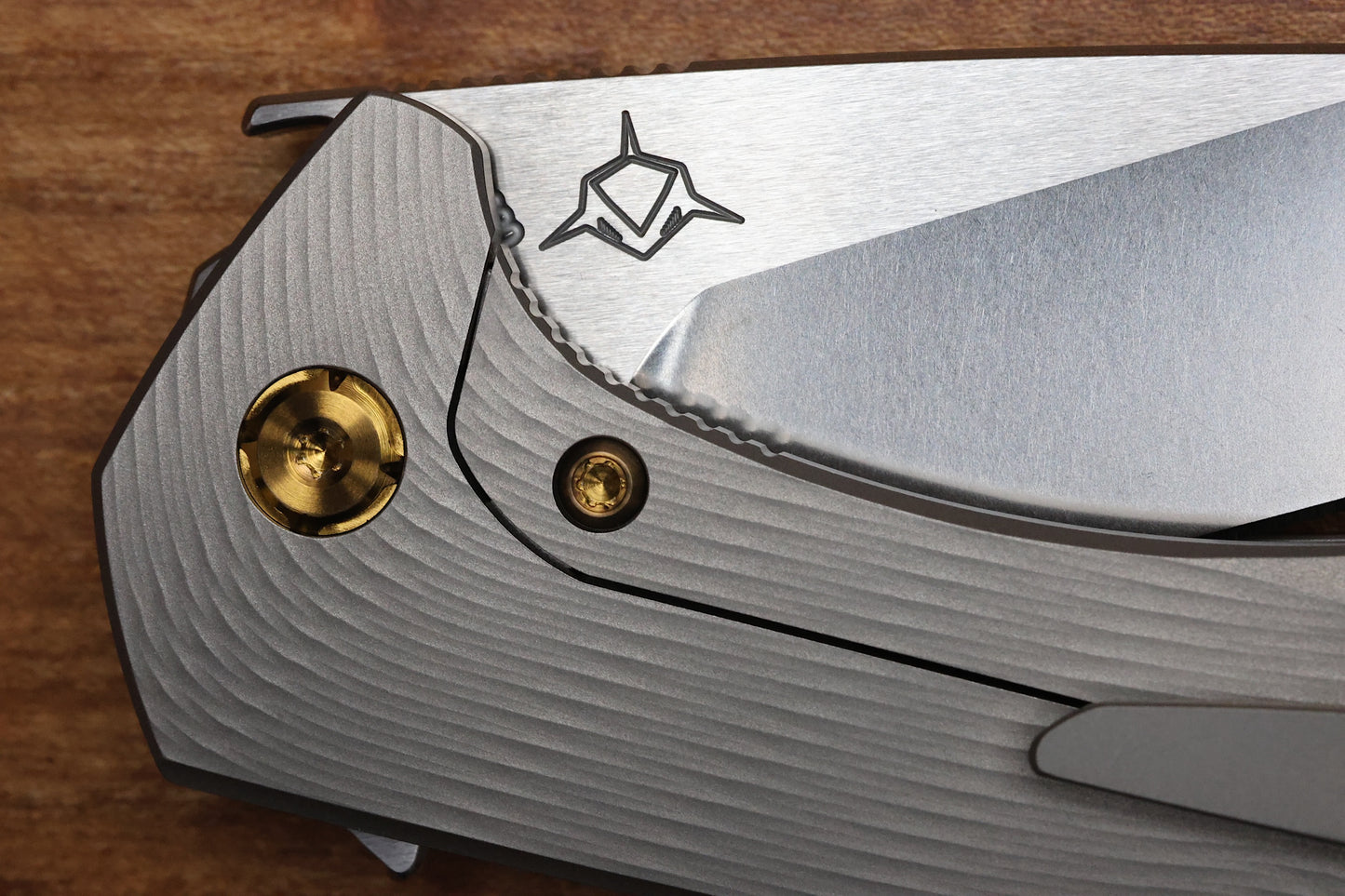 KOENIG MINI GOBLIN - SEA PATTERN TITANIUM HANDLE - BRIGHTWASHED W/ POLISHED FLATS M390 BLADE