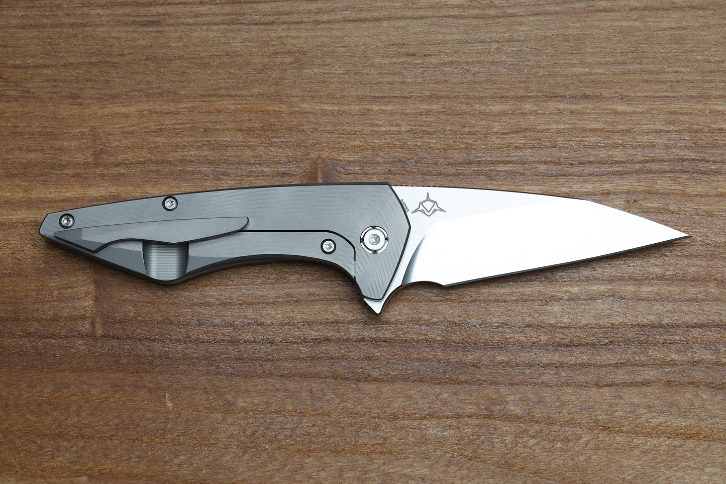 KOENIG MINI GOBLIN - SEA PATTERN TITANIUM HANDLE - BRIGHTWASHED W/ POLISHED FLATS M390 BLADE