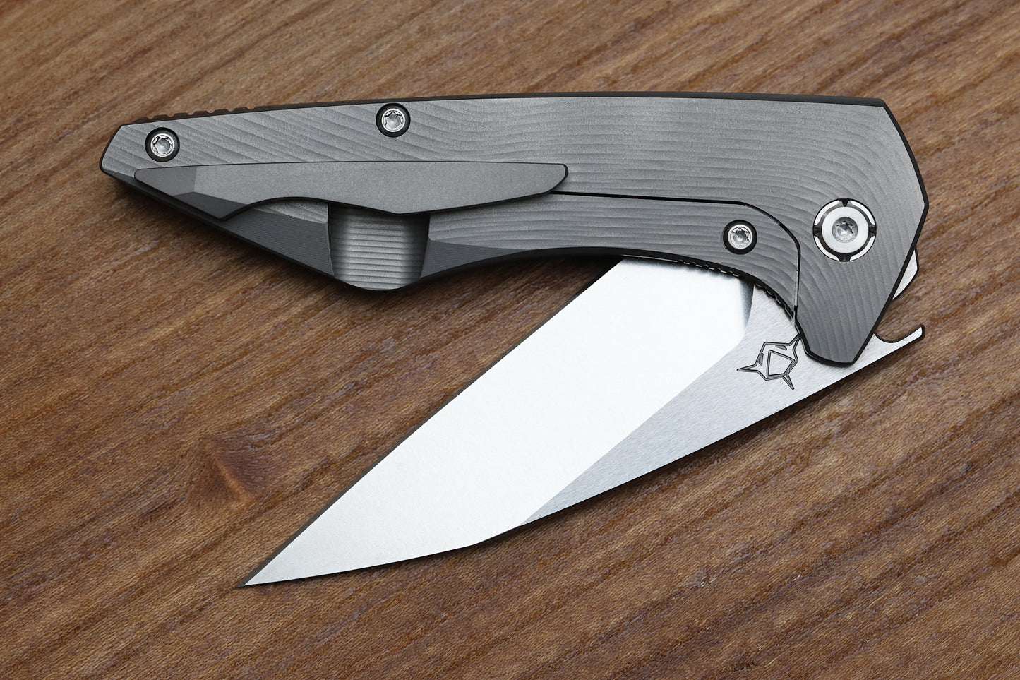 KOENIG MINI GOBLIN - SEA PATTERN TITANIUM HANDLE - BRIGHTWASHED W/ POLISHED FLATS M390 BLADE