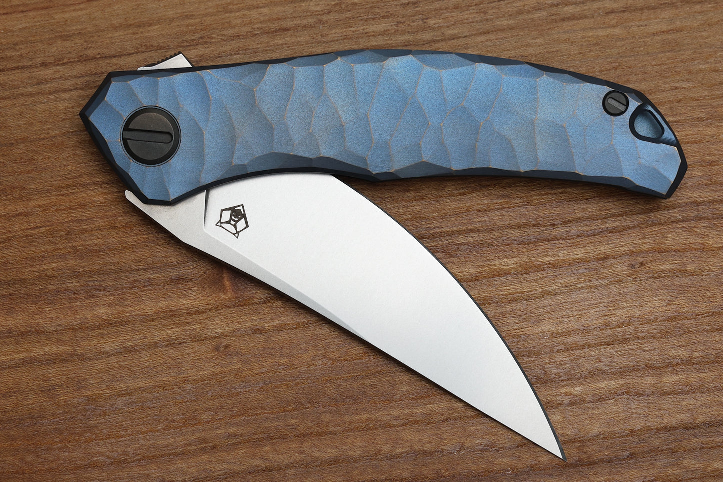 SHIROGOROV KNIVES / RIP KNIVES QUANTUM “BLUE MACHINE” – CROMAX PM BLADE – MRBS