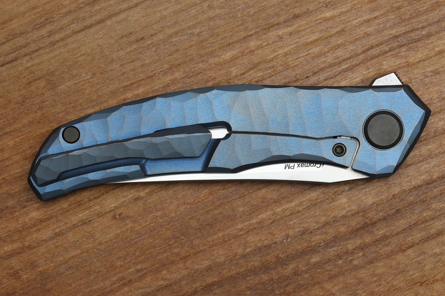 SHIROGOROV KNIVES / RIP KNIVES QUANTUM “BLUE MACHINE” – CROMAX PM BLADE – MRBS