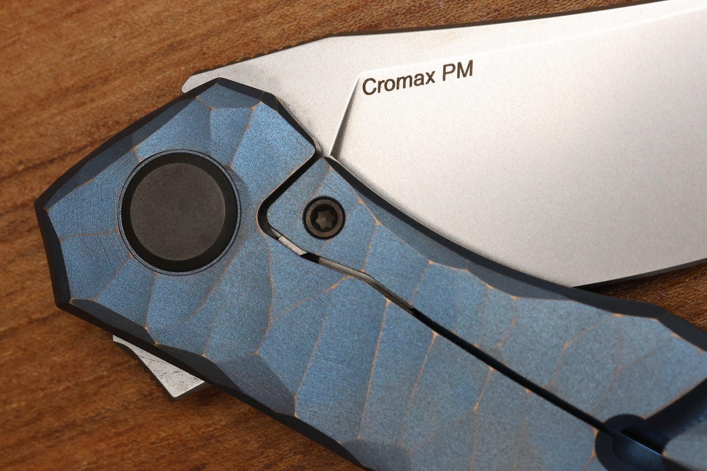 SHIROGOROV KNIVES / RIP KNIVES QUANTUM “BLUE MACHINE” – CROMAX PM BLADE – MRBS