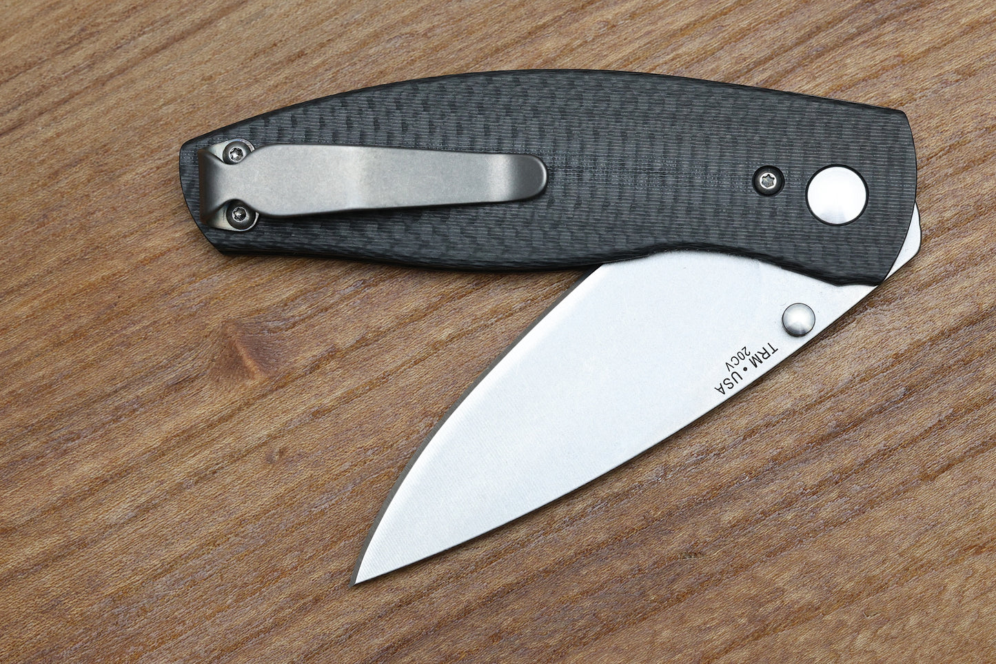 THREE RIVERS MANUFACTURING NEUTRON 2 FOLDING KNIFE SMOOTH CARBON FIBER 3" 20CV STONEWASH