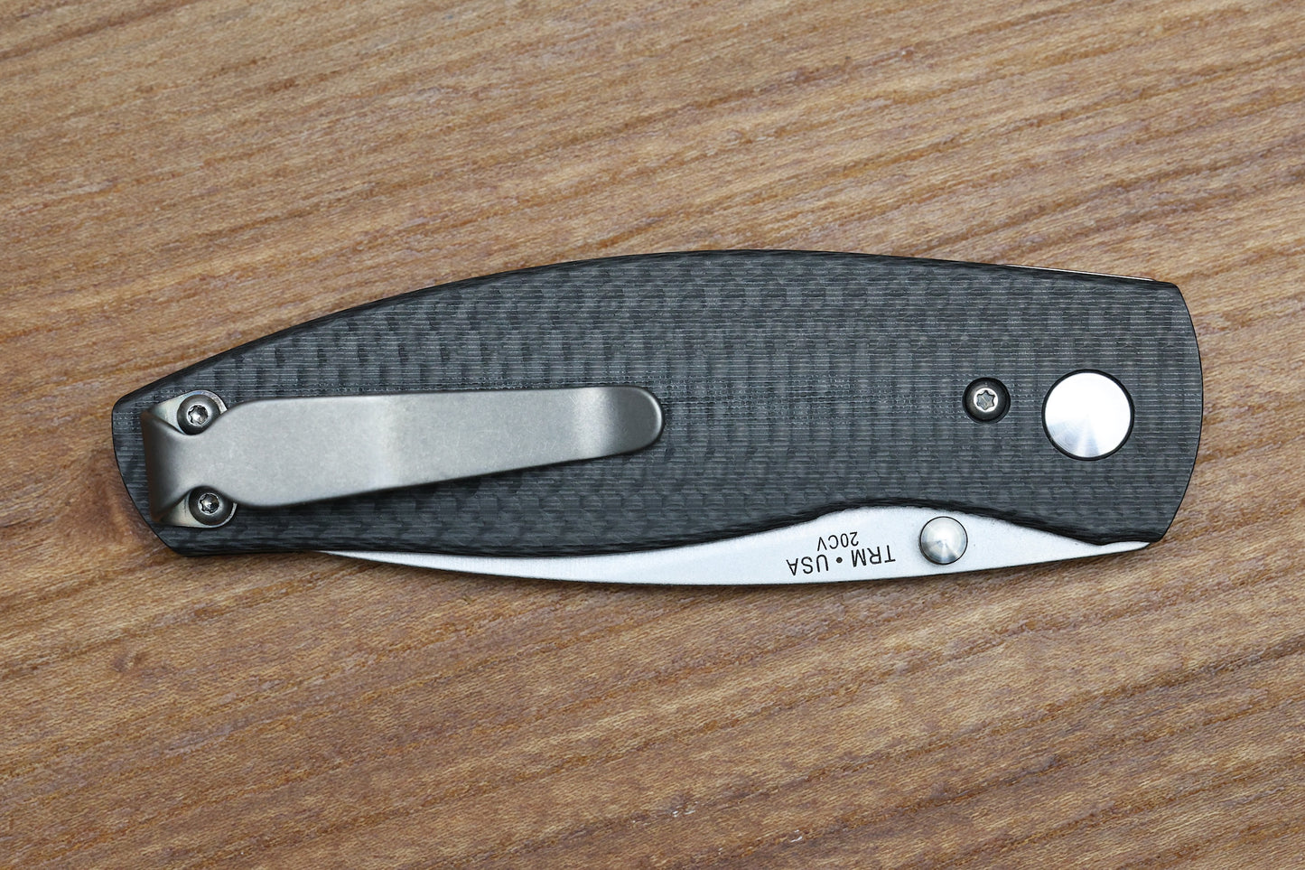 THREE RIVERS MANUFACTURING NEUTRON 2 FOLDING KNIFE SMOOTH CARBON FIBER 3" 20CV STONEWASH