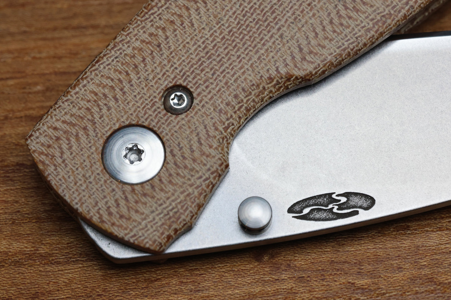 THREE RIVERS MANUFACTURING NEUTRON 2 CONTOURED OD NATURAL MICARTA 3" 20CV STONEWASH