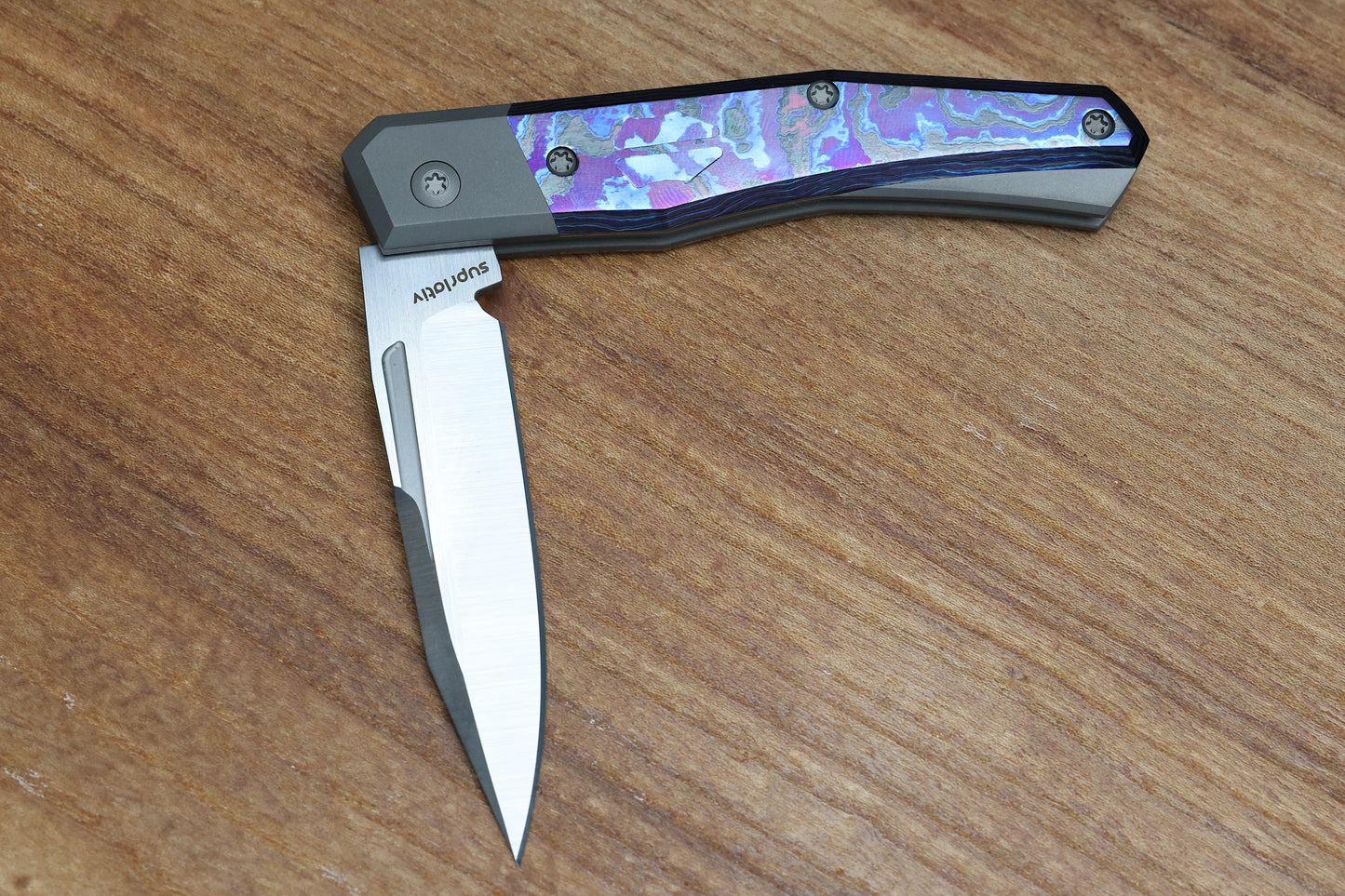 SUPRLATIV CRUZADOR ZIRCUTI WITH MOKUTI SHIELD