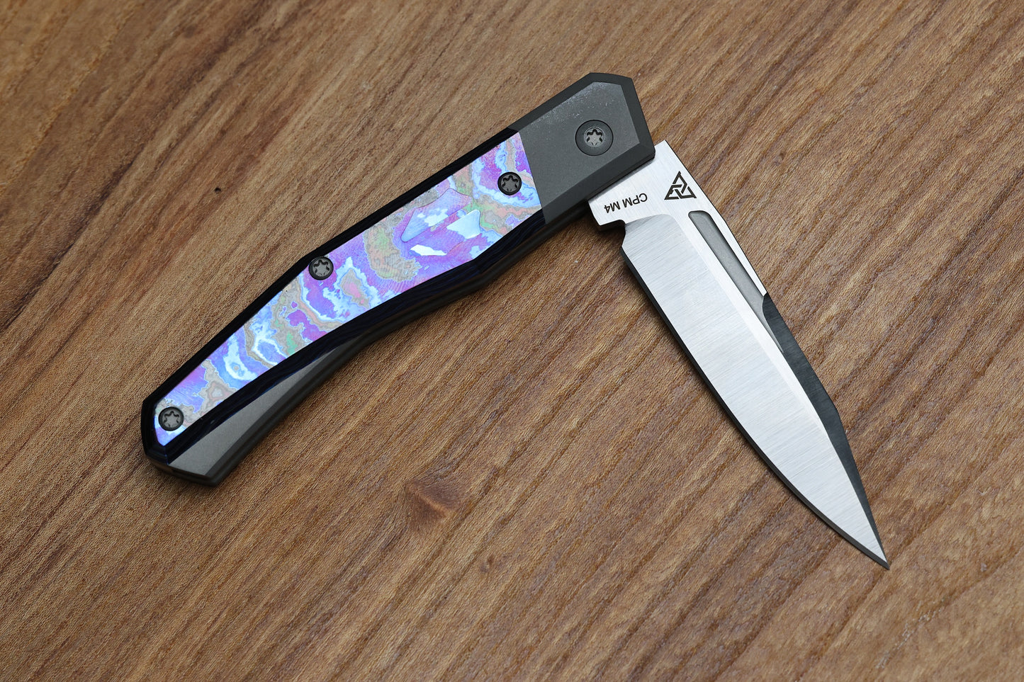 SUPRLATIV CRUZADOR ZIRCUTI WITH MOKUTI SHIELD