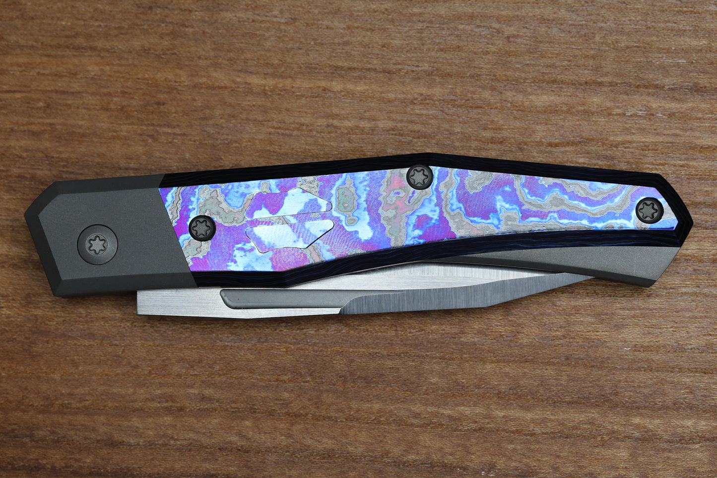 SUPRLATIV CRUZADOR ZIRCUTI WITH MOKUTI SHIELD