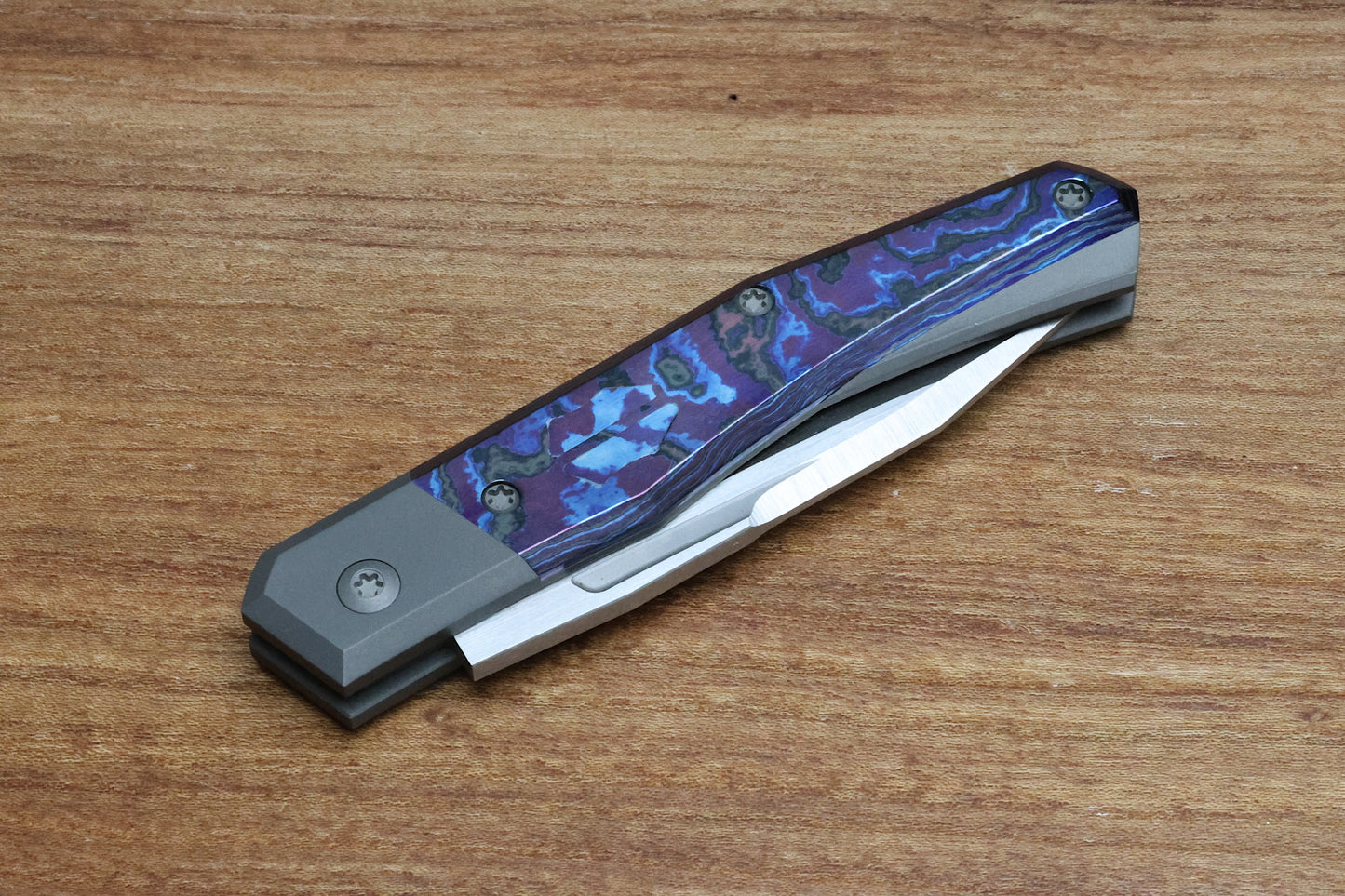 SUPRLATIV CRUZADOR ZIRCUTI WITH MOKUTI SHIELD