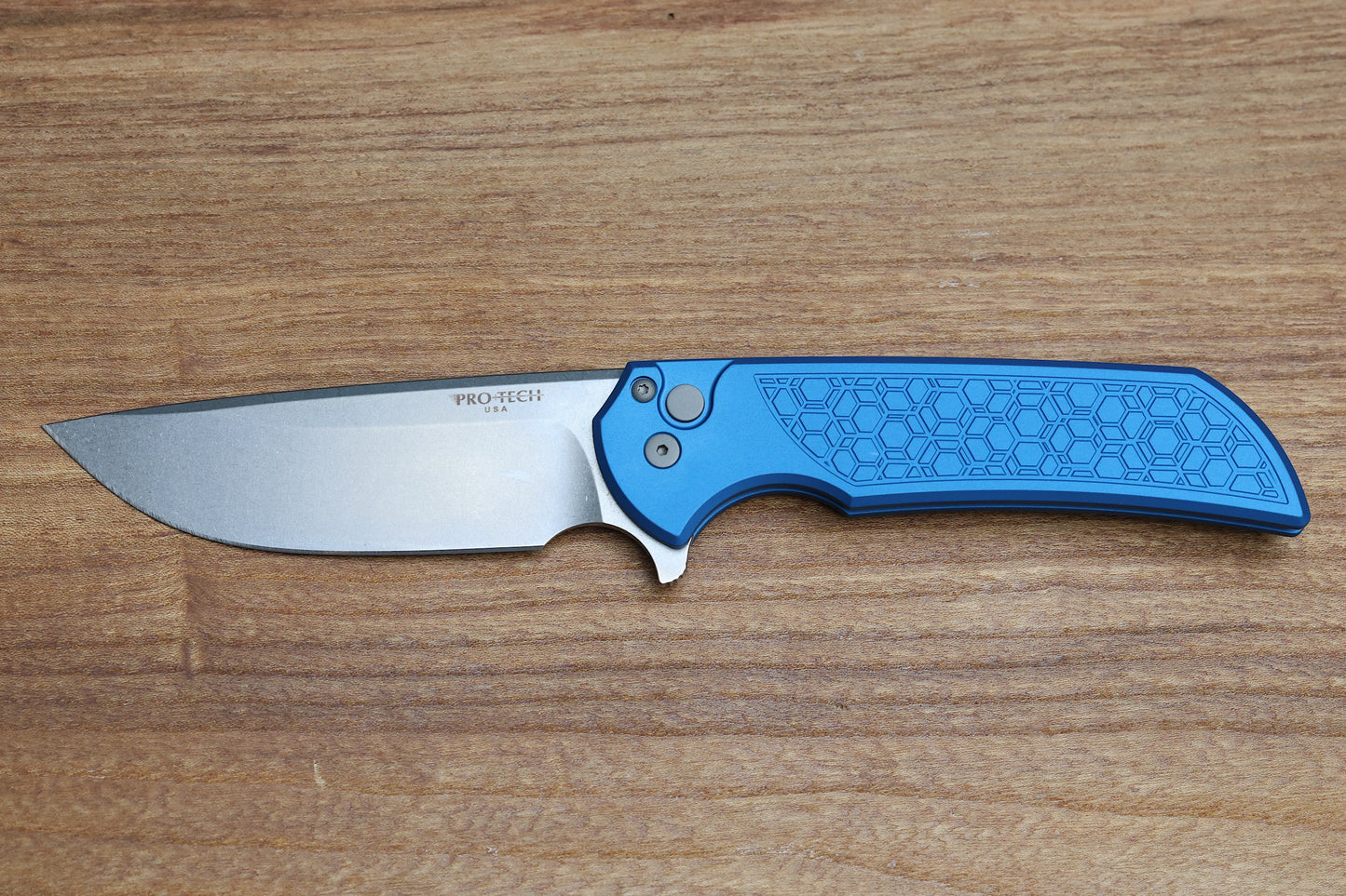 MORDAX - BLUE "GRIDLOCK" TEXTURED HANDLE - STONEWASH MAGNACUT BLADE - MX105-BLUE-GRIDLOCK