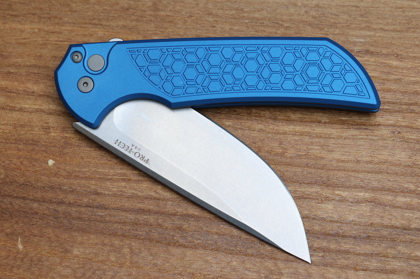 MORDAX - BLUE "GRIDLOCK" TEXTURED HANDLE - STONEWASH MAGNACUT BLADE - MX105-BLUE-GRIDLOCK