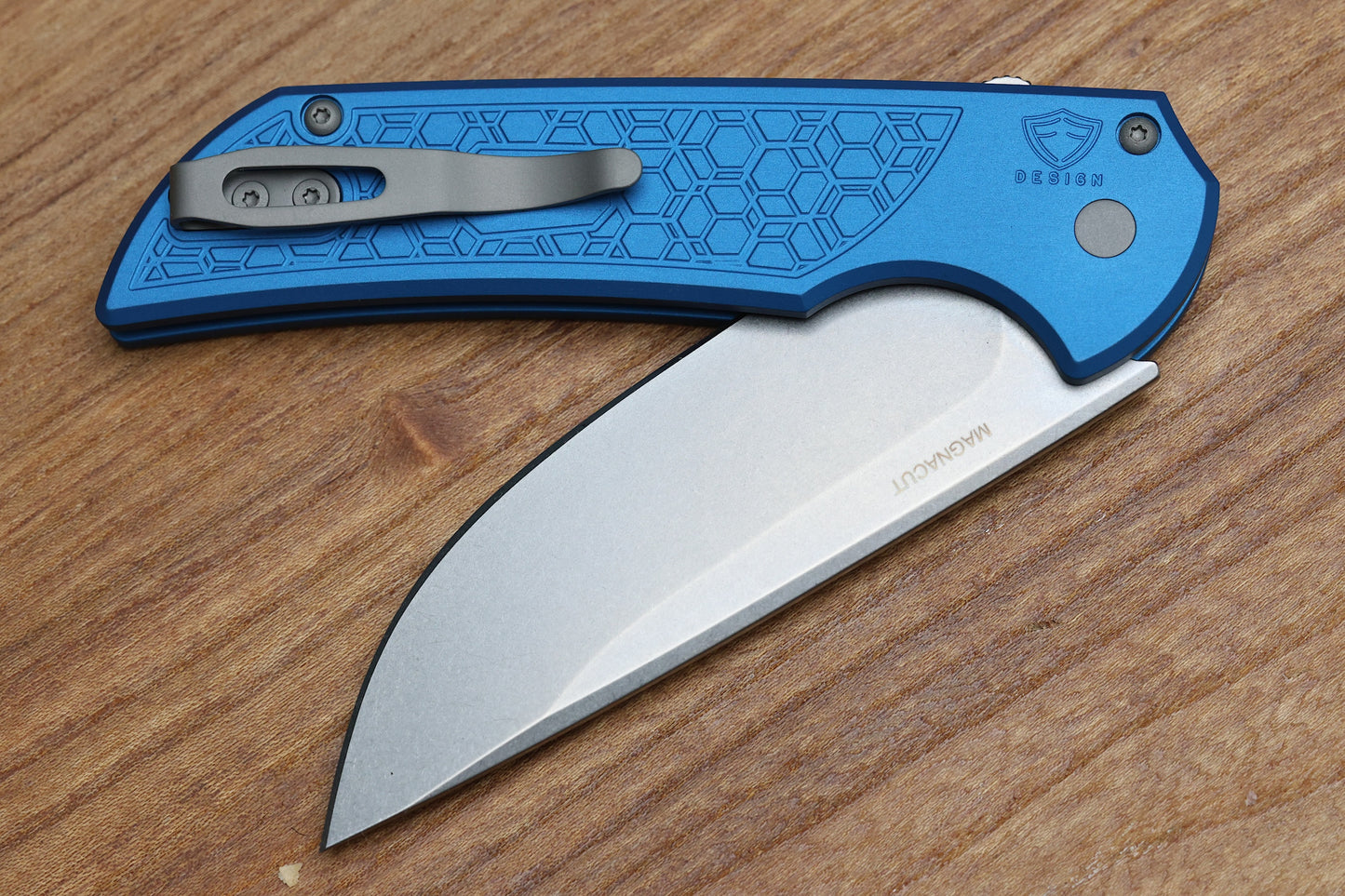 MORDAX - BLUE "GRIDLOCK" TEXTURED HANDLE - STONEWASH MAGNACUT BLADE - MX105-BLUE-GRIDLOCK