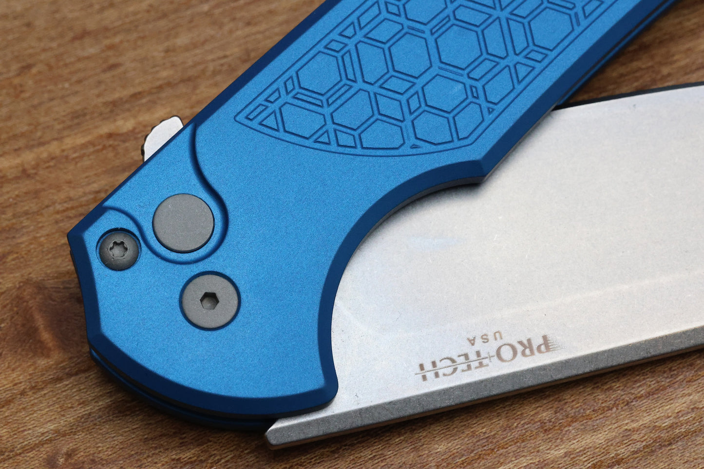 MORDAX - BLUE "GRIDLOCK" TEXTURED HANDLE - STONEWASH MAGNACUT BLADE - MX105-BLUE-GRIDLOCK