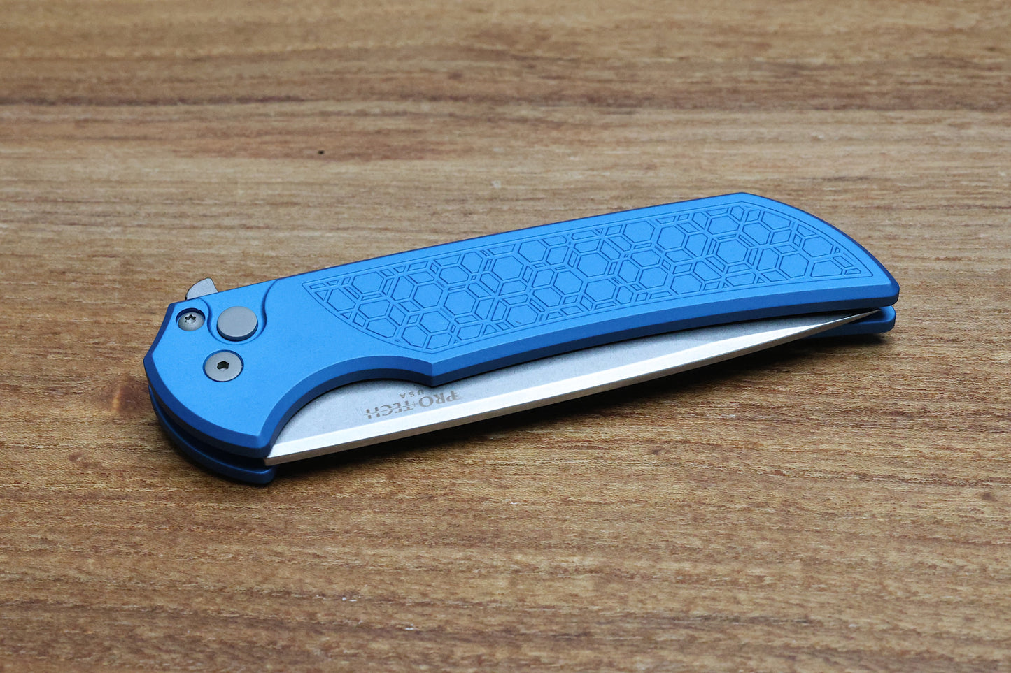 MORDAX - BLUE "GRIDLOCK" TEXTURED HANDLE - STONEWASH MAGNACUT BLADE - MX105-BLUE-GRIDLOCK