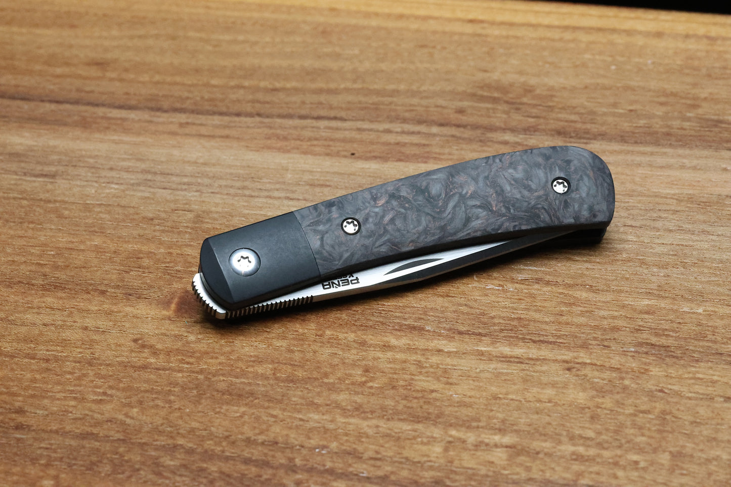 PENA X SERIES TRAPPER - COPPER DARK MATTER FAT CARBON PVD HANDLE M390 BLADE