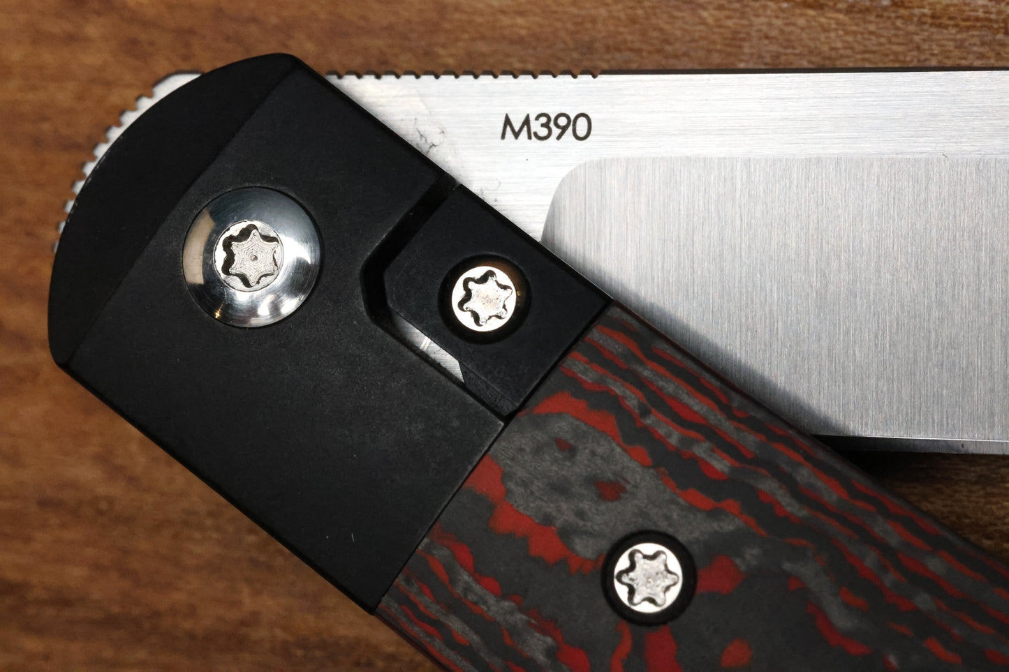 PENA X SERIES APACHE- RED FAT CARBON PVD M390 BLADE