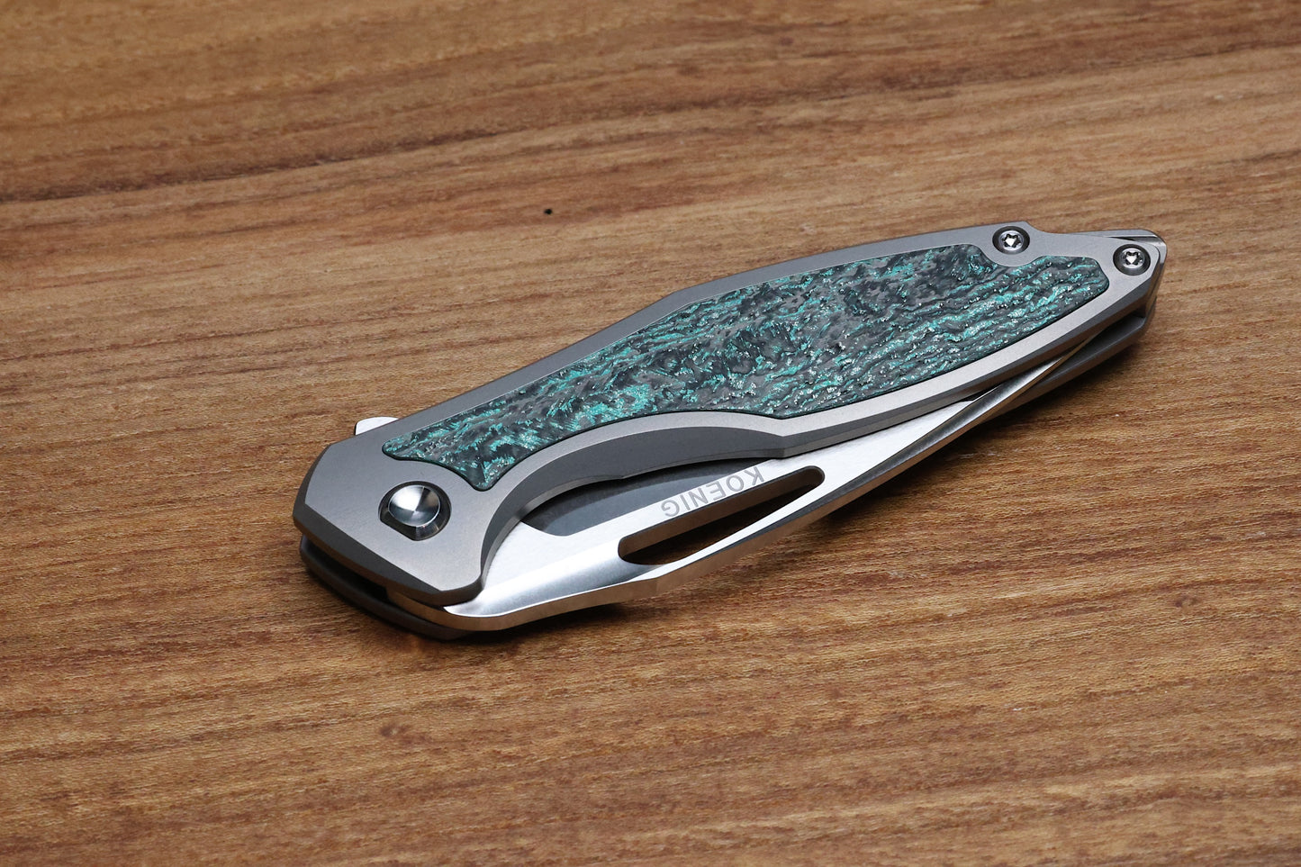 KOENIG KNIVES MINI ARIUS FLIPPER - TEAL MAGNETIC CARBOTI INLAY M390
