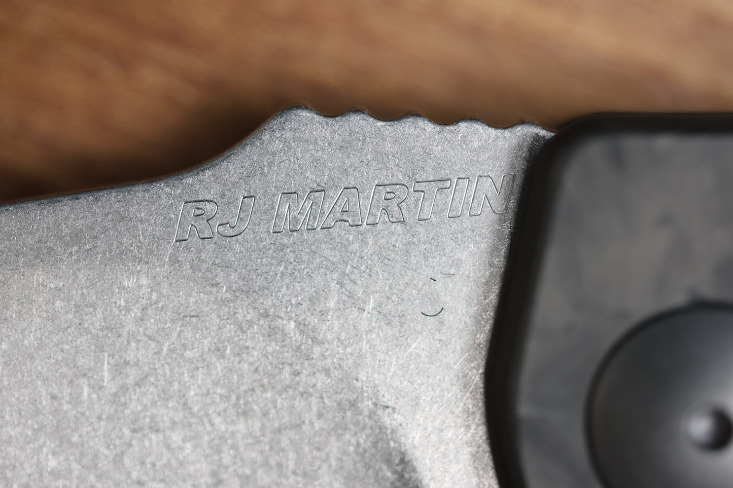 RJ MARTIN Q36-R MARBLE CARBON AND MAGNAMAX BLADE