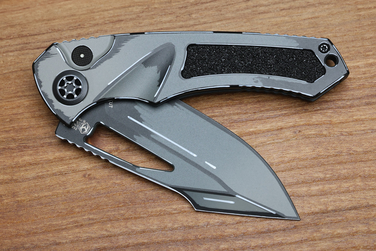 HERETIC KNIVES PARIAH M/A BUTTON LOCK CEL SHADE GRAY ALUMINUM HANDLES W/ MAGNACUT & TRITIUM INLAID BUTTON