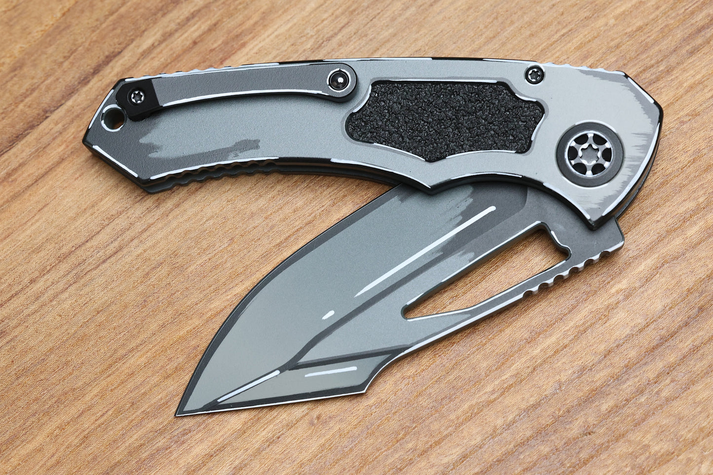 HERETIC KNIVES PARIAH M/A BUTTON LOCK CEL SHADE GRAY ALUMINUM HANDLES W/ MAGNACUT & TRITIUM INLAID BUTTON