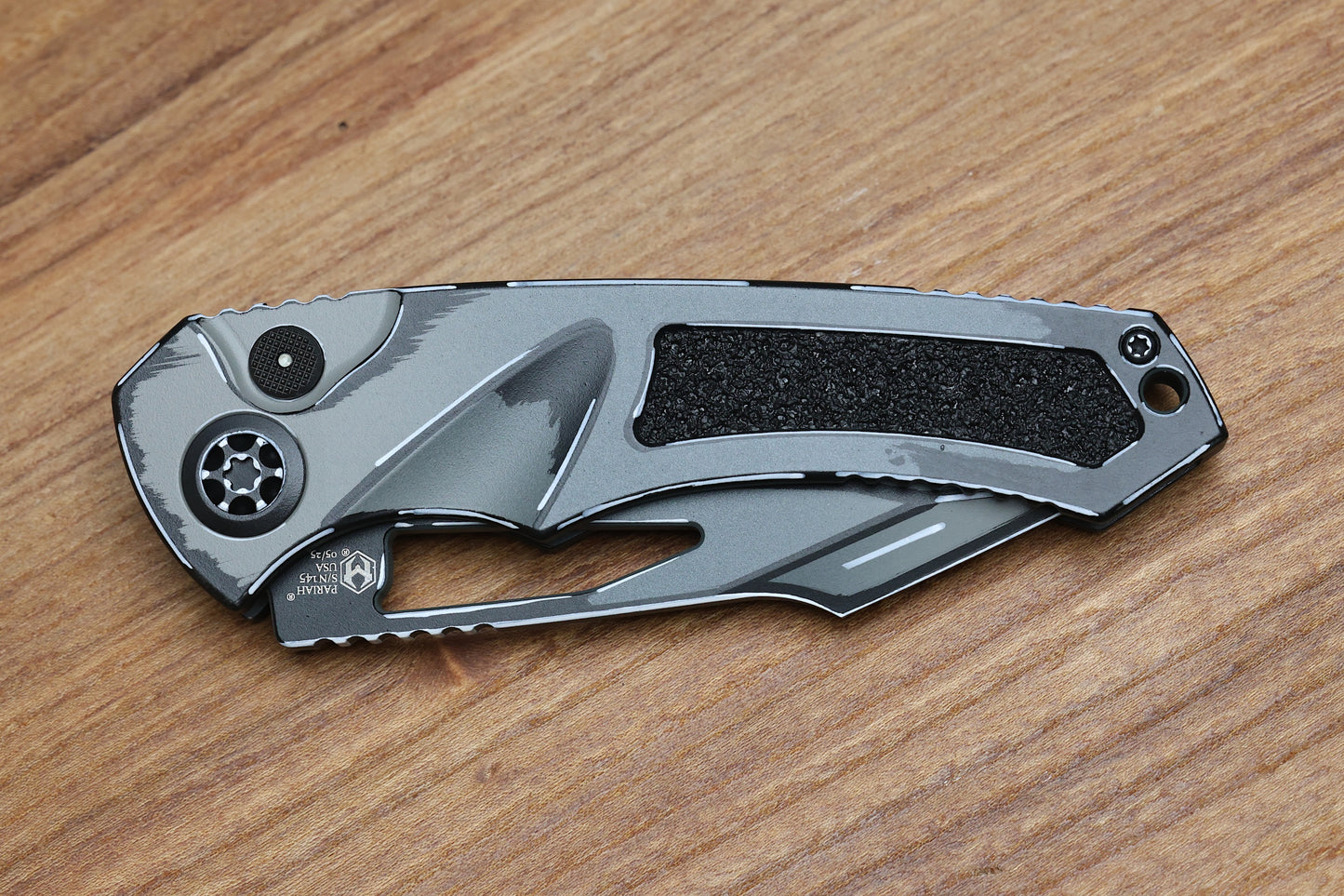 HERETIC KNIVES PARIAH M/A BUTTON LOCK CEL SHADE GRAY ALUMINUM HANDLES W/ MAGNACUT & TRITIUM INLAID BUTTON