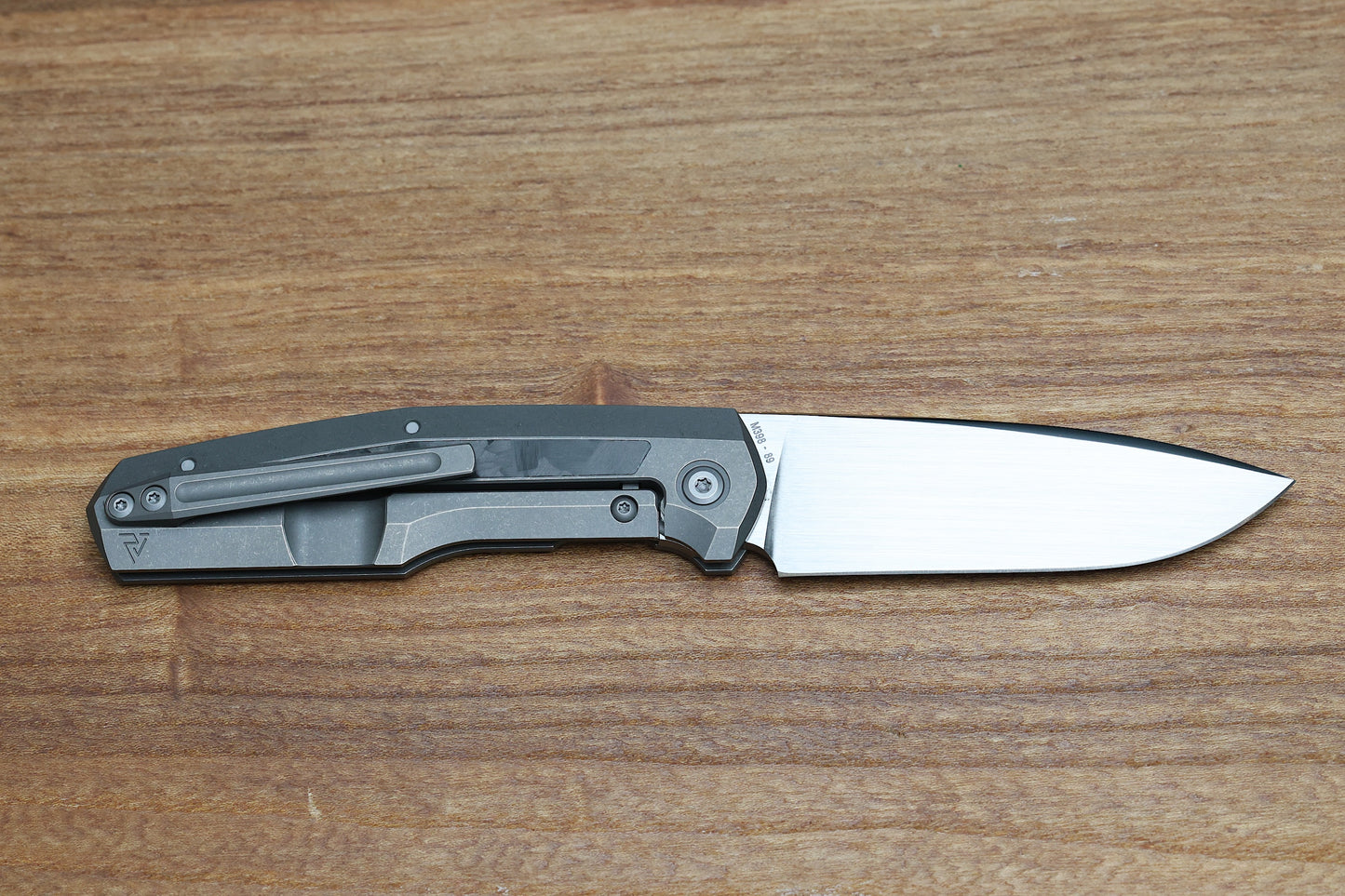 CUSTOM KNIFE FACTORY FIF18 TUMBLED TITANIUM HANDLES W/ CARBON FIBER INLAY & M398