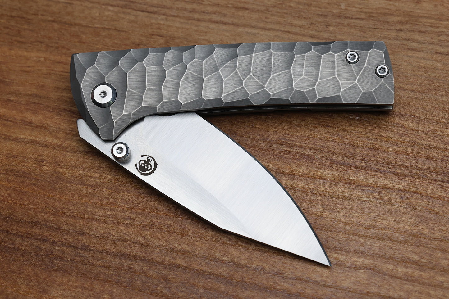CHAVES KNIVES SCAPEGOAT STREET FULL ROCKED TITANIUM STONEWASH 3.5" M390 BELT SATIN