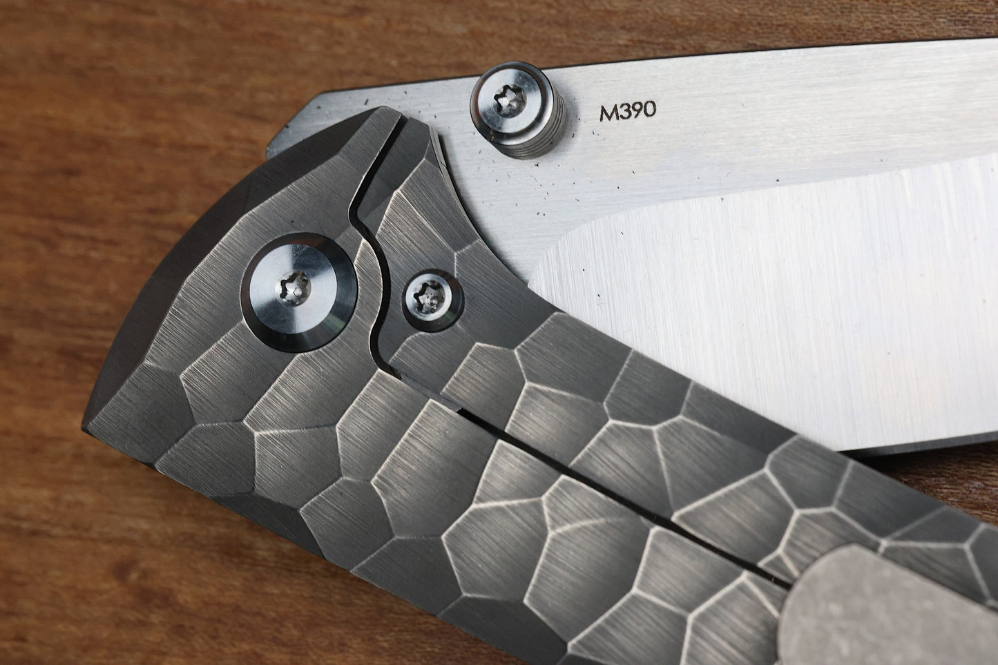 CHAVES KNIVES SCAPEGOAT STREET FULL ROCKED TITANIUM STONEWASH 3.5" M390 BELT SATIN