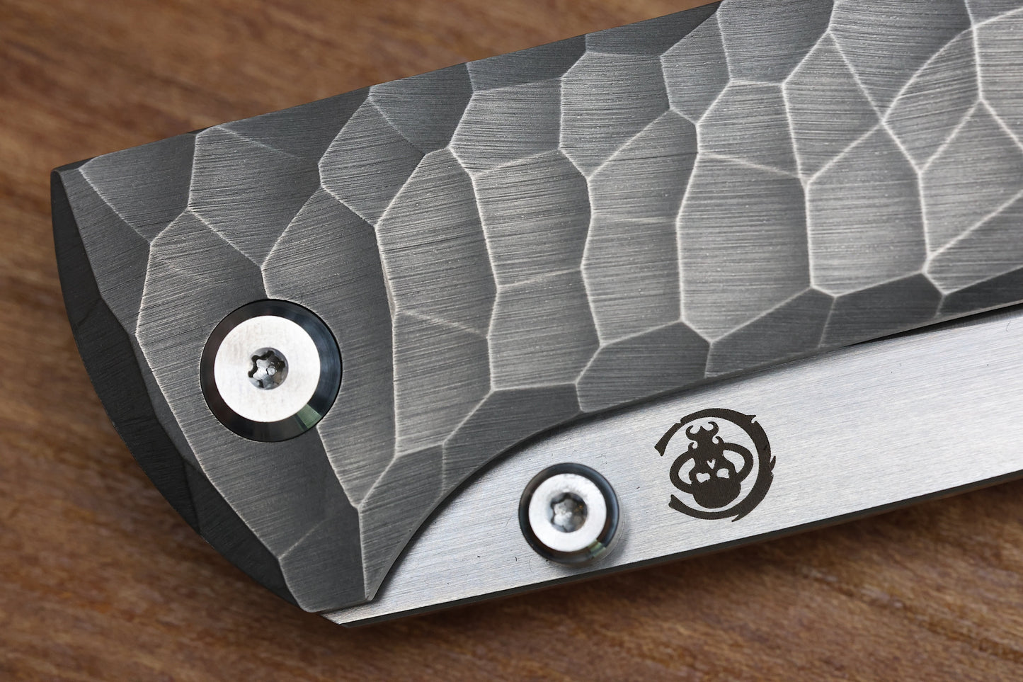 CHAVES KNIVES SCAPEGOAT STREET FULL ROCKED TITANIUM STONEWASH 3.5" M390 BELT SATIN
