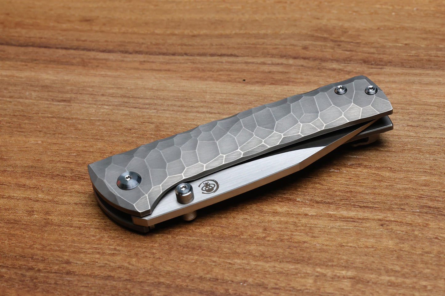 CHAVES KNIVES SCAPEGOAT STREET FULL ROCKED TITANIUM STONEWASH 3.5" M390 BELT SATIN