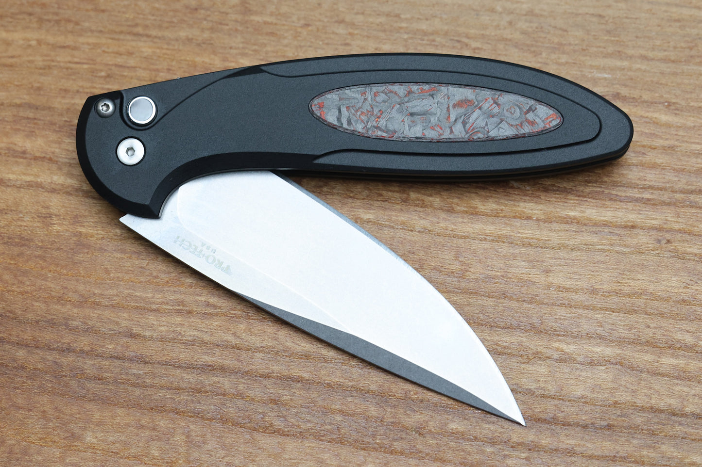 PRO-TECH CAMBRIA 2 - CF2101-LTD TC RED - BLACK ALUMINUM HANDLE - RED TECHOCARBO INLAY - MAGNACUT BLADE